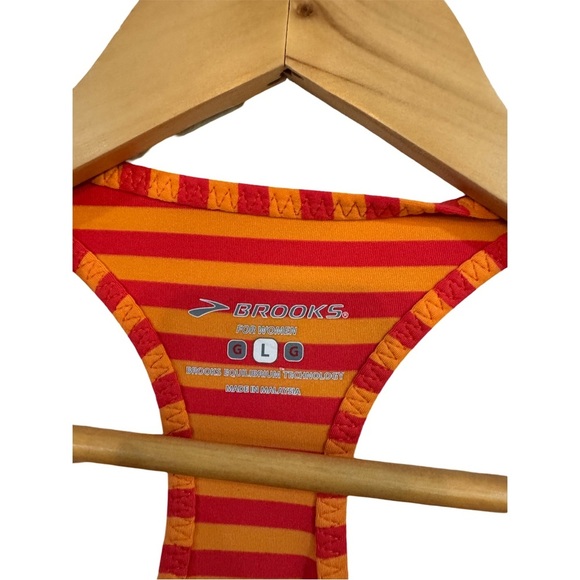 Women’s Brooks orange and pink striped tank top size large - Picture 3 of 3